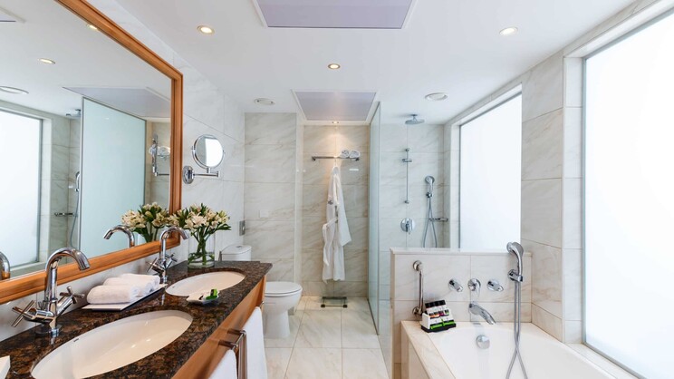 Constantinou Bros Athena Royal Beach Hotel